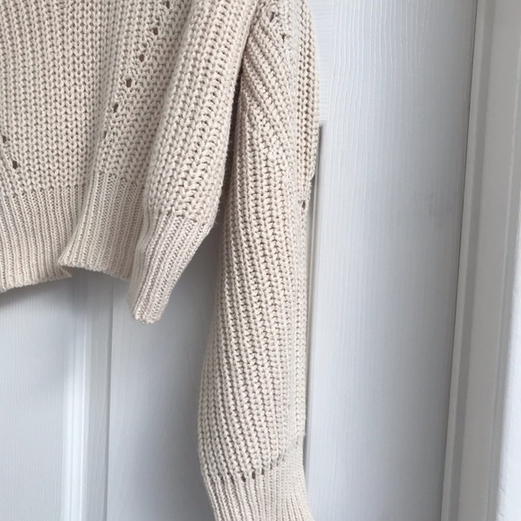 Seven Sisters Crop Top Sweater - Picture 4 of 7